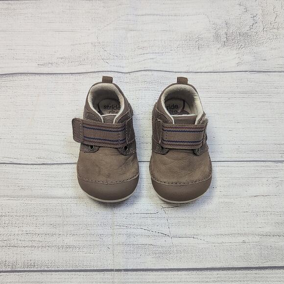 3.5C Stride Rite Brown Cameron Sneakers - Picture 1 of 9